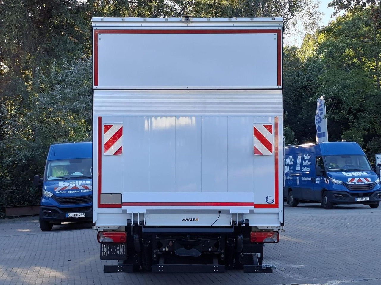 Iveco ML120E25/P JUNGE KOFFER LBW 1,5t AHK 185 kW (... - Teherautó: 5 kép. Iveco ML120E25/P JUNGE KOFFER LBW 1,5t AHK 185 kW (... - Teherautó: 5 kép.