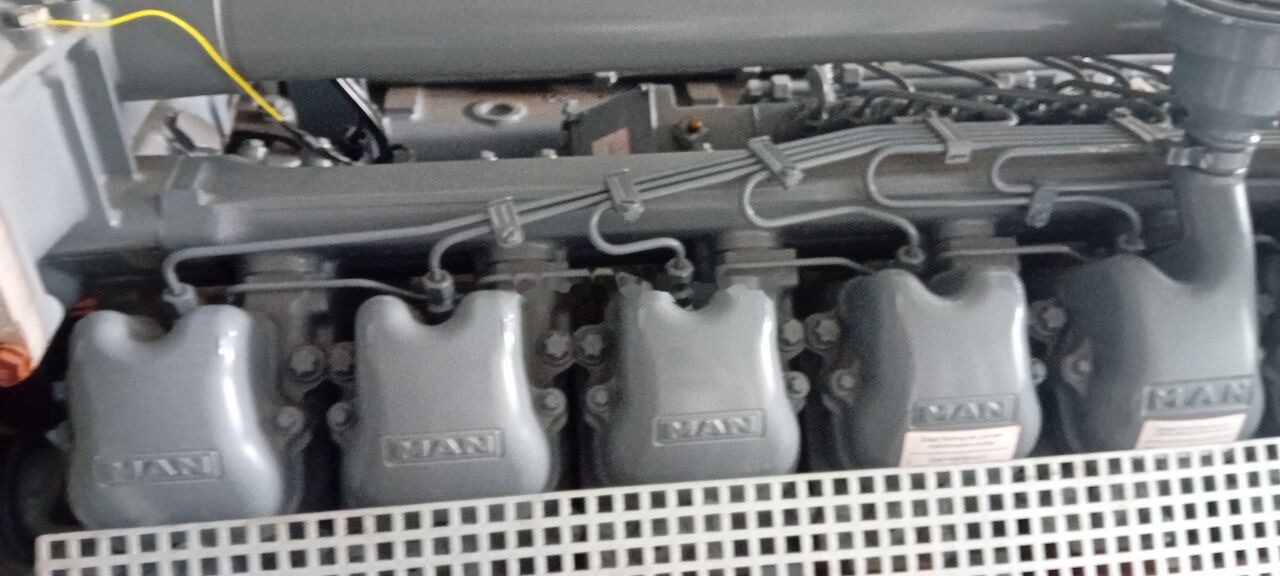 Új Áramfejlesztő MAN MAN Generator Set Stamford 640 KW 800 KVA Diesel, 2017 Model, 931 HP, 8000 kg, Low Hours, For Sale in Poland: 10 kép.