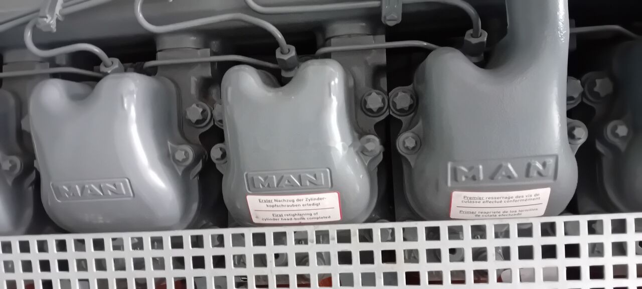 Új Áramfejlesztő MAN MAN Generator Set Stamford 640 KW 800 KVA Diesel, 2017 Model, 931 HP, 8000 kg, Low Hours, For Sale in Poland: 26 kép.