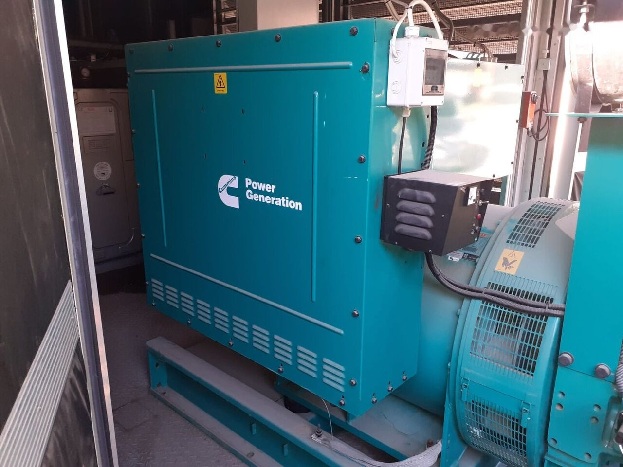 Stamford Generator Cummins STAMFORD 1600 KVA 2015 rok . Agregaty Prądotwó - Áramfejlesztő: 2 kép. Stamford Generator Cummins STAMFORD 1600 KVA 2015 rok . Agregaty Prądotwó - Áramfejlesztő: 2 kép.