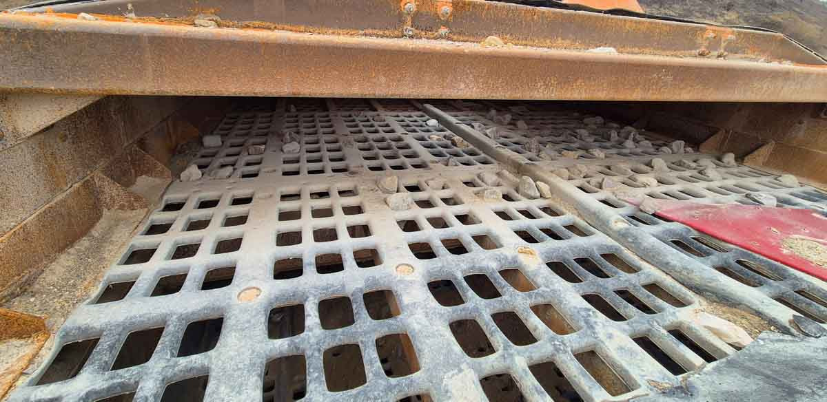 Binder ES/DD 2500×5 – Coarse sieve / Grobstück-Sieb - Osztályozó berendezés: 2 kép. Binder ES/DD 2500×5 – Coarse sieve / Grobstück-Sieb - Osztályozó berendezés: 2 kép.