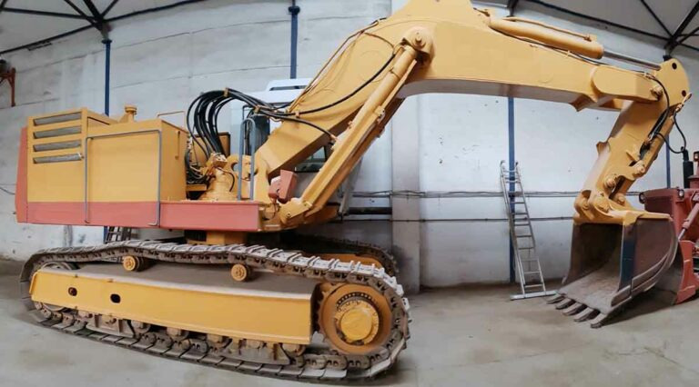 Demag H55 – excavator / Kettenbagger - Lánctalpas kotró: 1 kép. Demag H55 – excavator / Kettenbagger - Lánctalpas kotró: 1 kép.