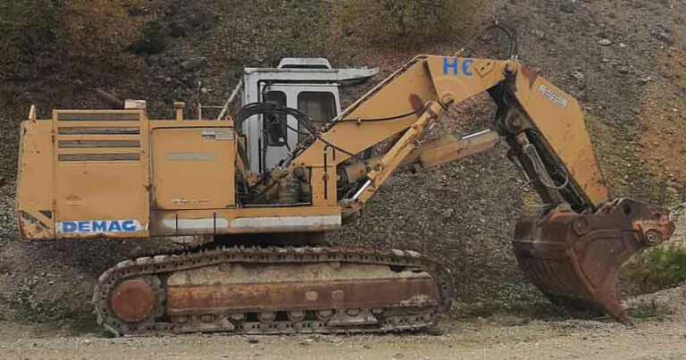 Demag H65 – Front shovel excavator / Hochlöffelbagger - Lánctalpas kotró: 1 kép. Demag H65 – Front shovel excavator / Hochlöffelbagger - Lánctalpas kotró: 1 kép.