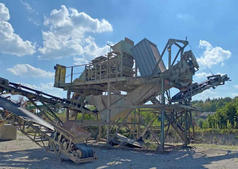 Gravel washing plant / Kies-Waschanlage - Osztályozó berendezés: 1 kép. Gravel washing plant / Kies-Waschanlage - Osztályozó berendezés: 1 kép.