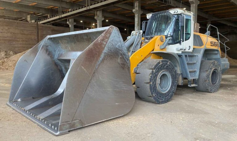 Liebherr L566 XPower Stufe IV – wheel loader / Radlader - Rakodógép: 1 kép. Liebherr L566 XPower Stufe IV – wheel loader / Radlader - Rakodógép: 1 kép.