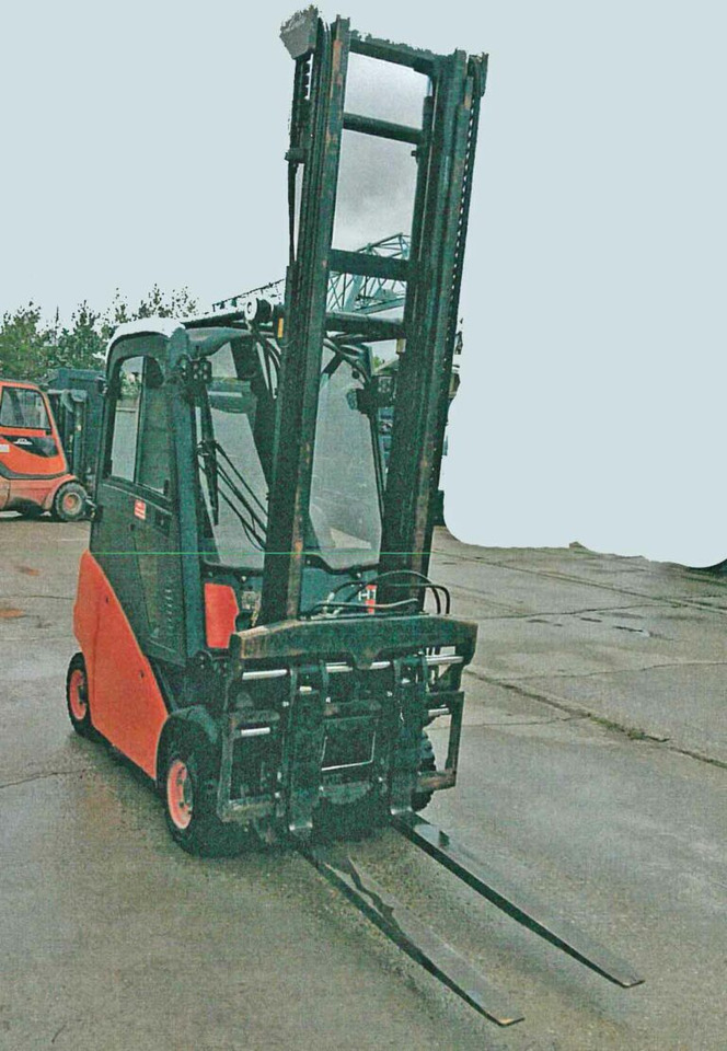 Linde A18D-01 – Fork lift / Stapler - Dízel targonca: 1 kép. Linde A18D-01 – Fork lift / Stapler - Dízel targonca: 1 kép.