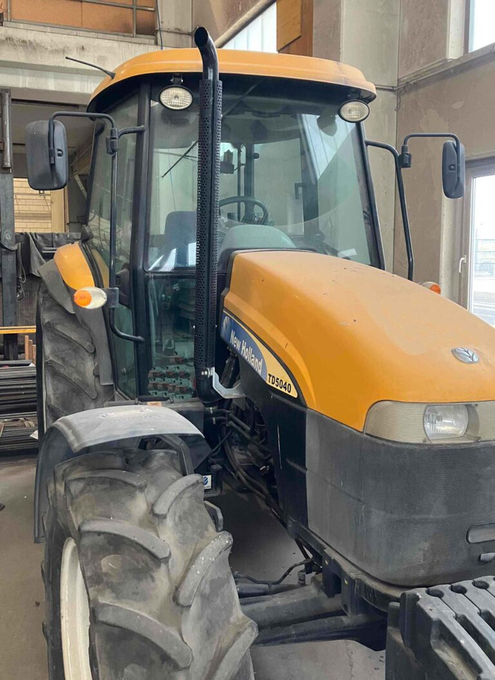 New Holland TD5040 – Tractor / Schlepper - Traktor: 1 kép. New Holland TD5040 – Tractor / Schlepper - Traktor: 1 kép.