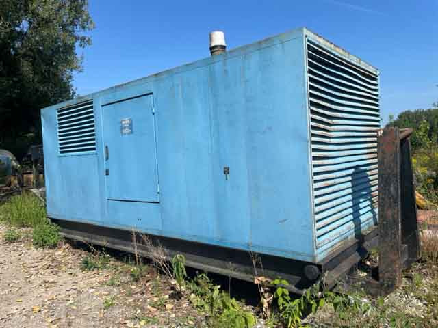 Stiegele 375 KW – Mobile electric generator / Mobiles Stromaggregat - Áramfejlesztő: 1 kép. Stiegele 375 KW – Mobile electric generator / Mobiles Stromaggregat - Áramfejlesztő: 1 kép.