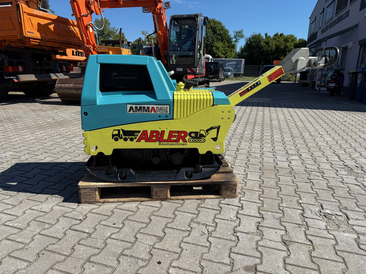Ammann AVH 100-20 Rüttelplatte E-Start - Lapvibrátor: 4 kép. Ammann AVH 100-20 Rüttelplatte E-Start - Lapvibrátor: 4 kép.