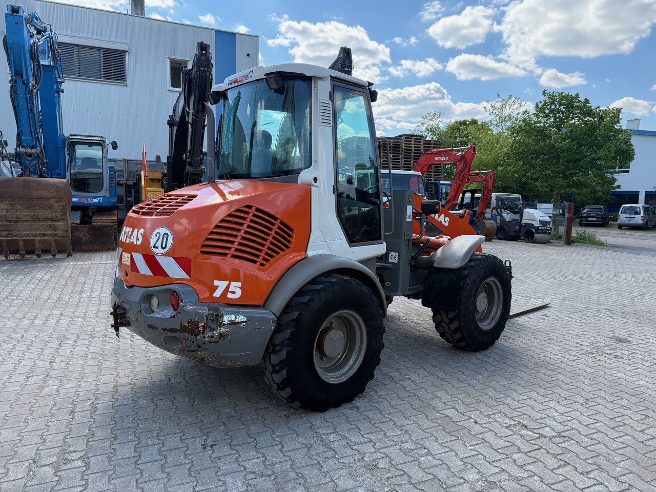 Atlas AR75 Radlader SW - Gumikerekes homlokrakodó: 4 kép. Atlas AR75 Radlader SW - Gumikerekes homlokrakodó: 4 kép.