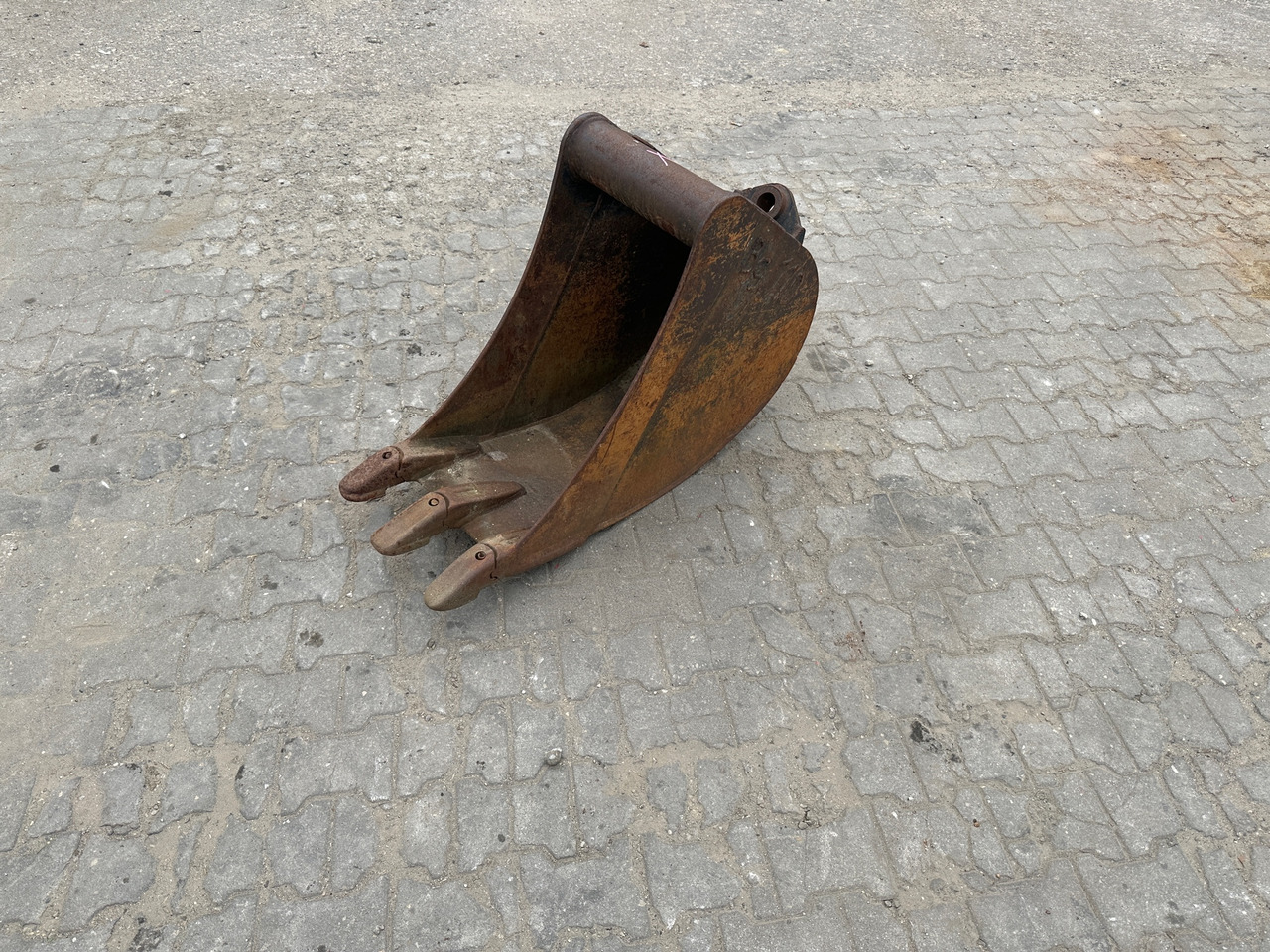 Baggerlöffel Mantovanibenne 40 cm - Kotró kanál - Építőipari gépek: 1 kép. Baggerlöffel Mantovanibenne 40 cm - Kotró kanál - Építőipari gépek: 1 kép.