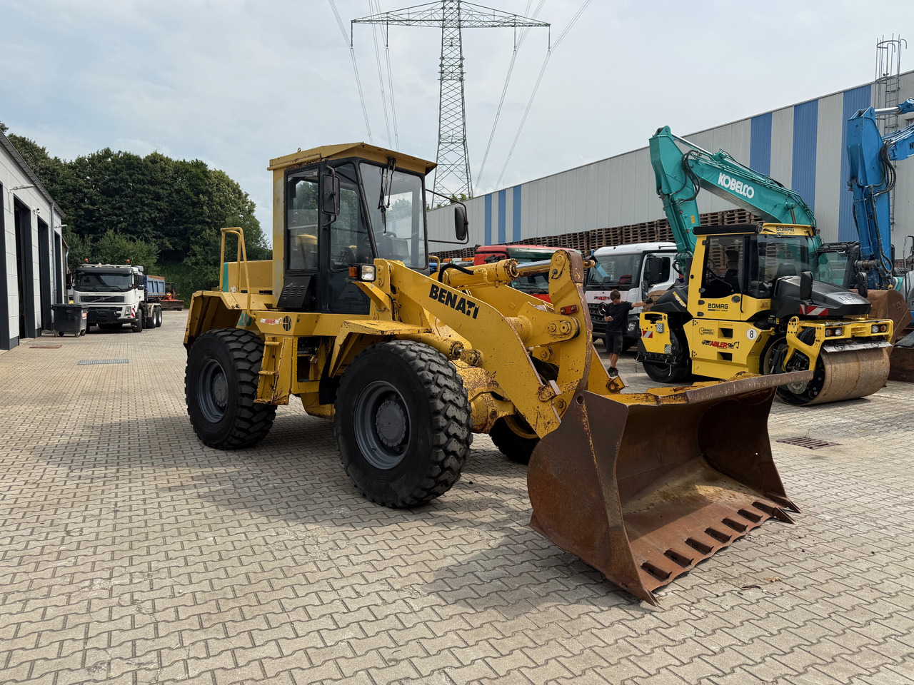 Benati 5.20 Radlader - Gumikerekes homlokrakodó: 2 kép. Benati 5.20 Radlader - Gumikerekes homlokrakodó: 2 kép.