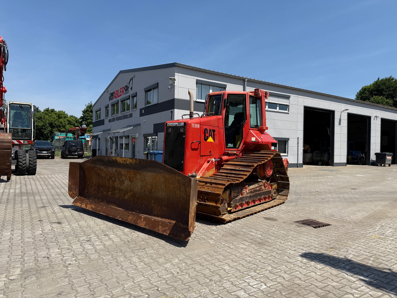 CATERPILLAR D5N FTC LGP Raupe mit 6-Wege + Heckaufreißer - Buldózer: 2 kép. CATERPILLAR D5N FTC LGP Raupe mit 6-Wege + Heckaufreißer - Buldózer: 2 kép.