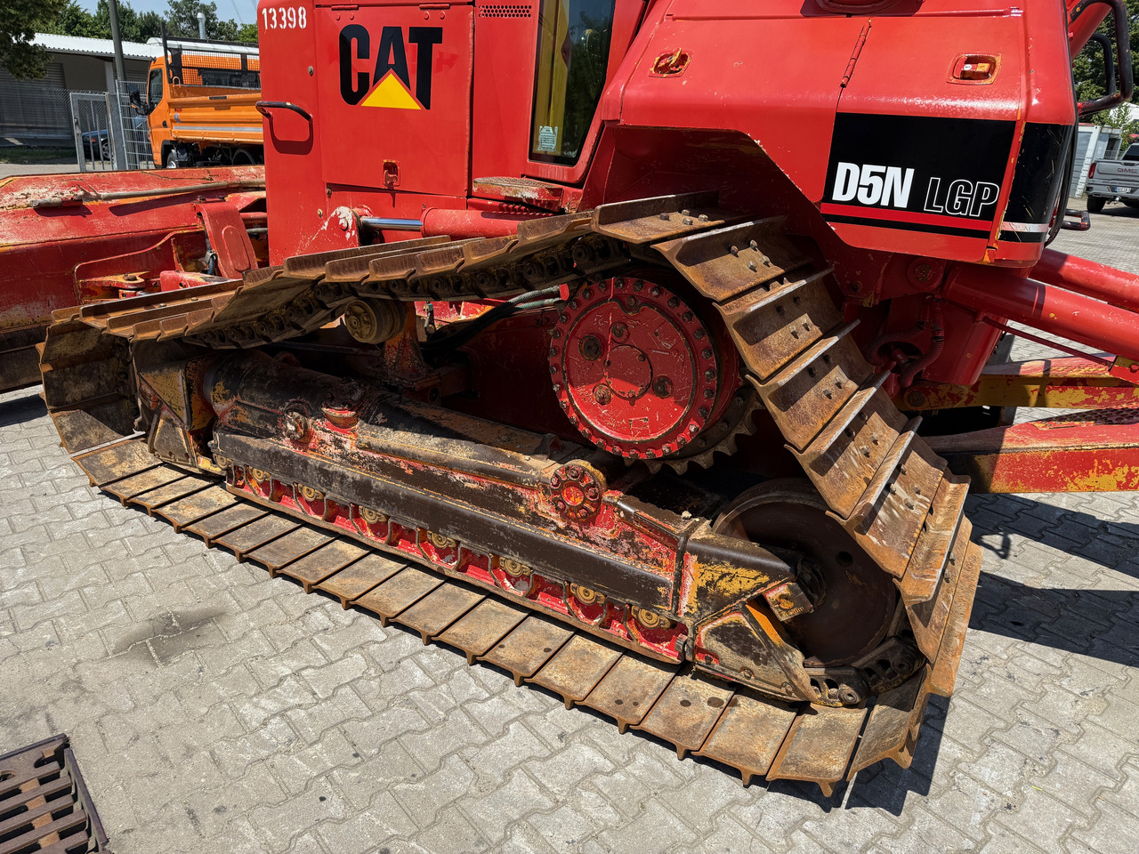 Buldózer CATERPILLAR D5N FTC LGP Raupe mit 6-Wege + Heckaufreißer: 6 kép.