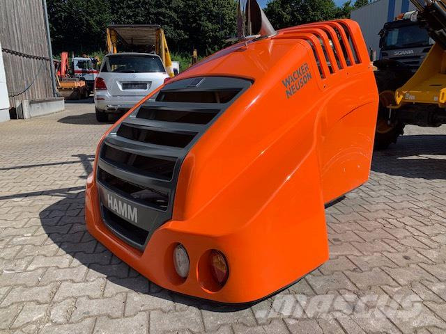 Hamm H13 H16 Motorhaube - Motorháztető - Építőipari gépek: 2 kép. Hamm H13 H16 Motorhaube - Motorháztető - Építőipari gépek: 2 kép.