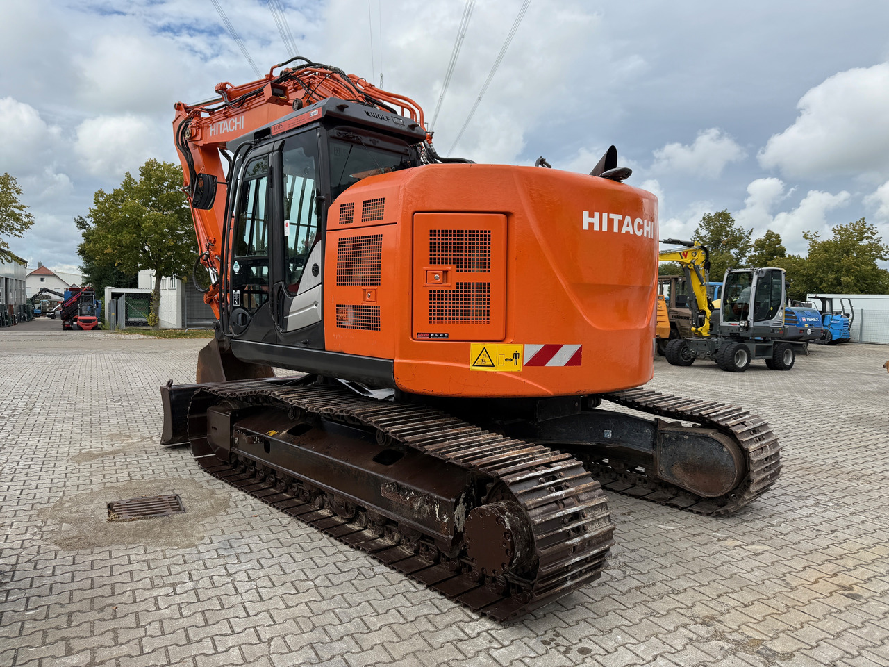 Hitachi ZX225 USLC-5B Kurzheck Kettenbagger - Kotrógép: 5 kép. Hitachi ZX225 USLC-5B Kurzheck Kettenbagger - Kotrógép: 5 kép.