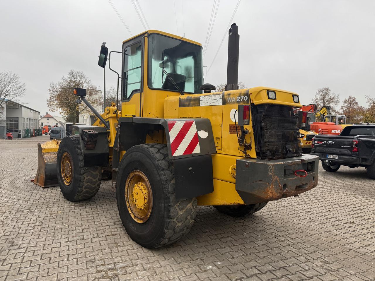 Komatsu Hanomag WA270-3 Radlader Klima - Gumikerekes homlokrakodó: 5 kép. Komatsu Hanomag WA270-3 Radlader Klima - Gumikerekes homlokrakodó: 5 kép.