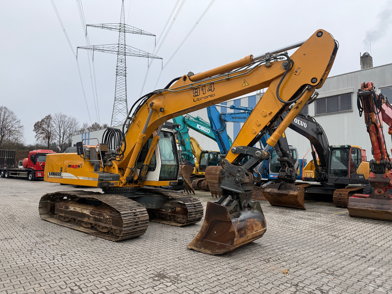 Liebherr R914B HDSL Kettenbagger - Lánctalpas kotró: 3 kép. Liebherr R914B HDSL Kettenbagger - Lánctalpas kotró: 3 kép.