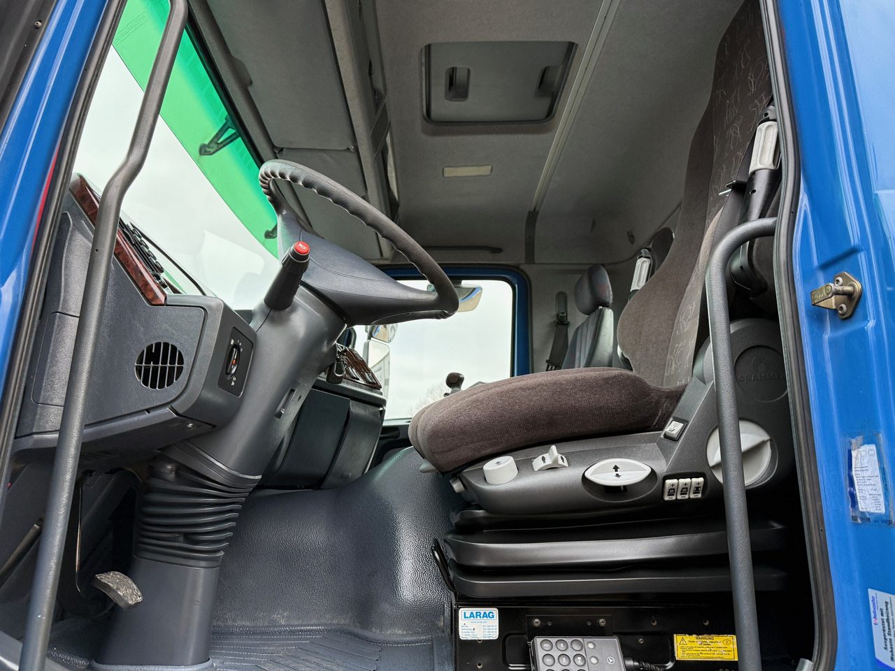 Konténerszállító Mercedes-Benz 3243 Actros MP1 4-Achs Absetzkipper: 18 kép.
