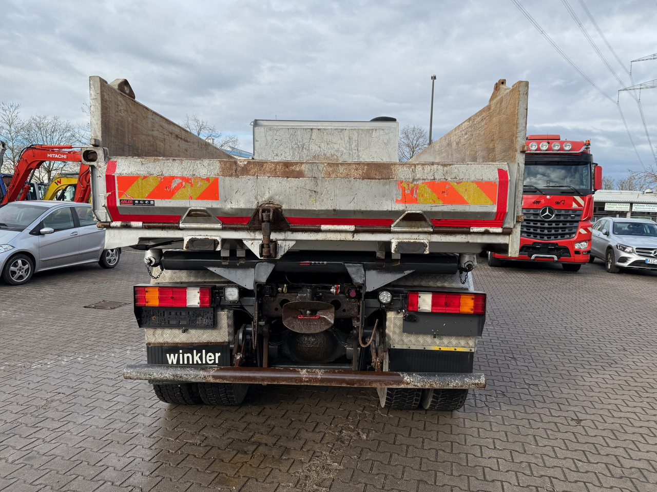 Mercedes-Benz 3346 Actros MP3 2-Seiten Kipper Bordmatic Klima Retarder - Billenőplatós teherautó: 4 kép. Mercedes-Benz 3346 Actros MP3 2-Seiten Kipper Bordmatic Klima Retarder - Billenőplatós teherautó: 4 kép.