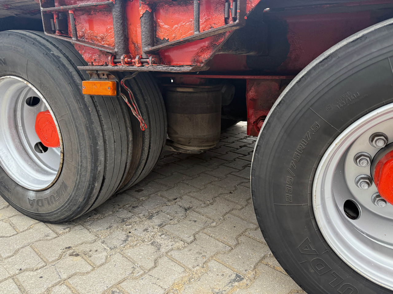 Félpótkocsi mélybölcsős Müller Mitteltal TS3 Tieflader Auflieger mit hydr. Rampen: 9 kép.