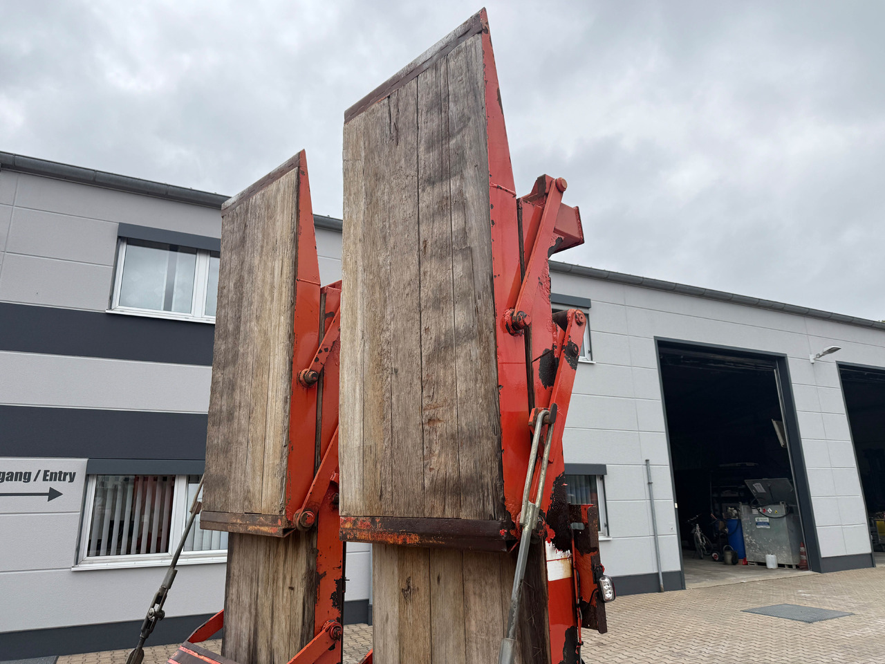 Félpótkocsi mélybölcsős Müller Mitteltal TS3 Tieflader Auflieger mit hydr. Rampen: 7 kép.