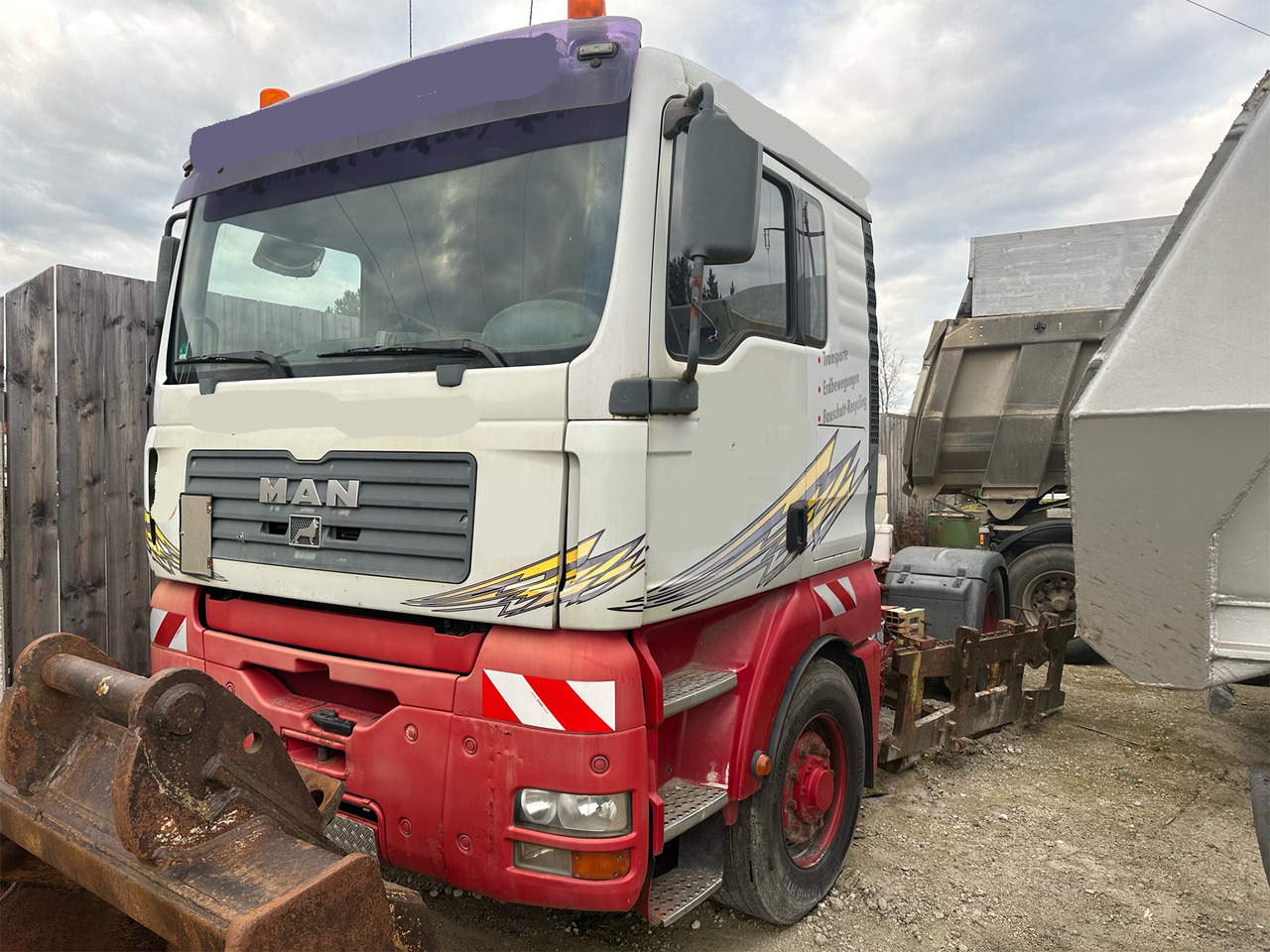 MAN TGA 18.430 SZM HAD 4x4 - Nyergesvontató: 2 kép. MAN TGA 18.430 SZM HAD 4x4 - Nyergesvontató: 2 kép.