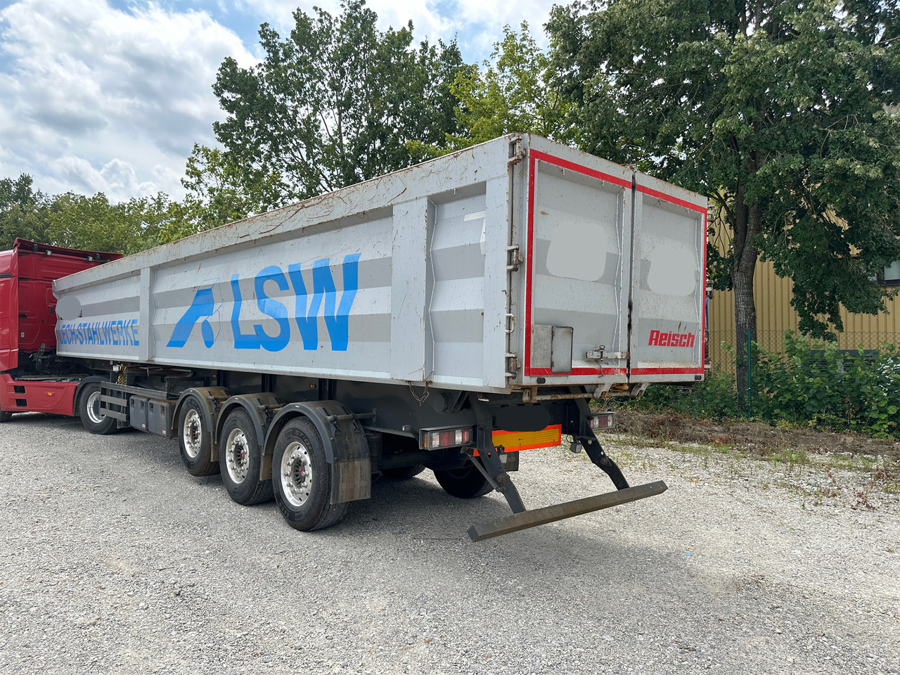 Reisch RHKS-3-SG13 Stahl Kippmulde 50 m3 - Félpótkocsi billenőplatós: 4 kép. Reisch RHKS-3-SG13 Stahl Kippmulde 50 m3 - Félpótkocsi billenőplatós: 4 kép.