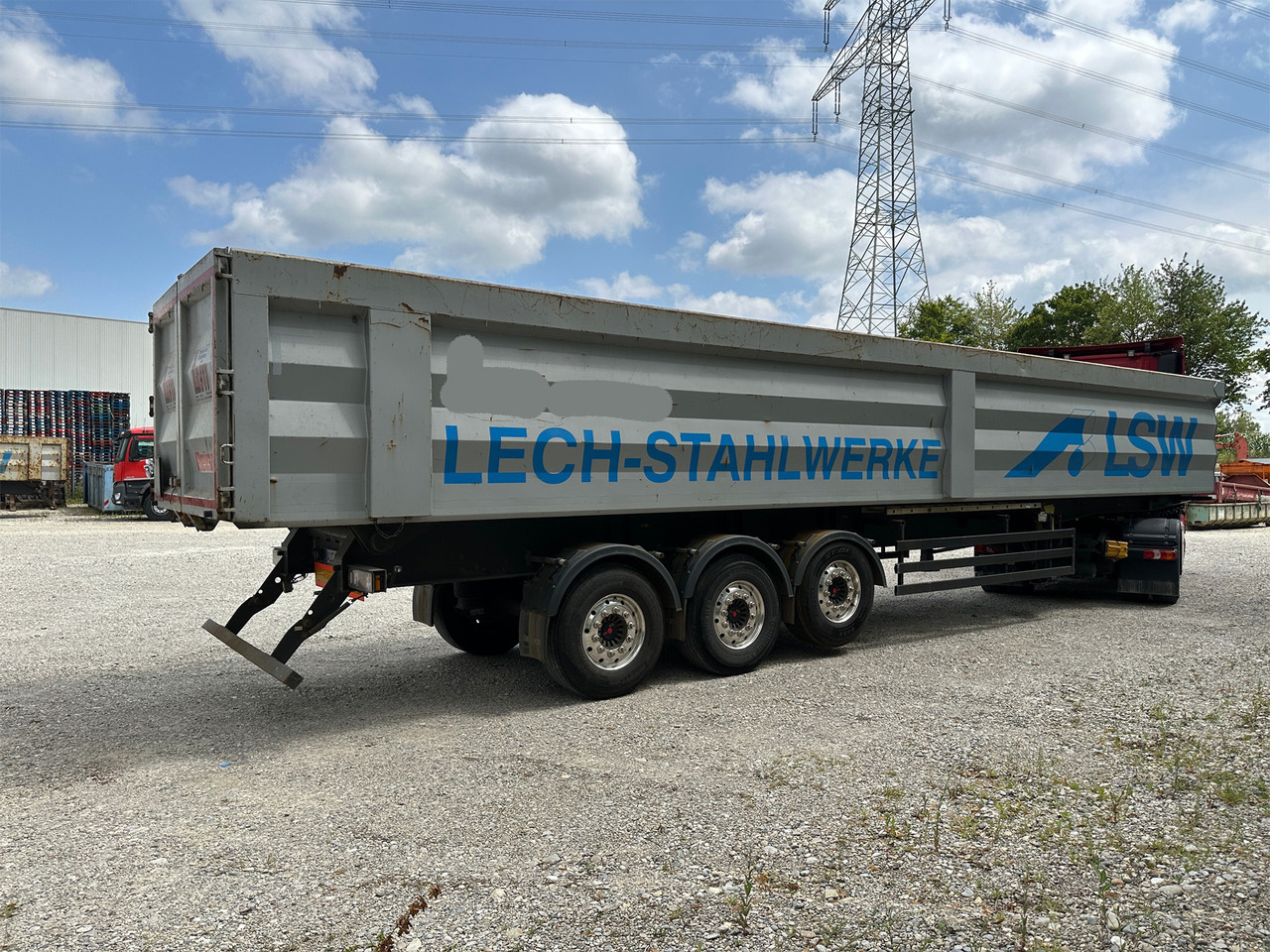 Reisch RHKS-3-SG13 Stahl Kippmulde 50 m3 - Félpótkocsi billenőplatós: 3 kép. Reisch RHKS-3-SG13 Stahl Kippmulde 50 m3 - Félpótkocsi billenőplatós: 3 kép.