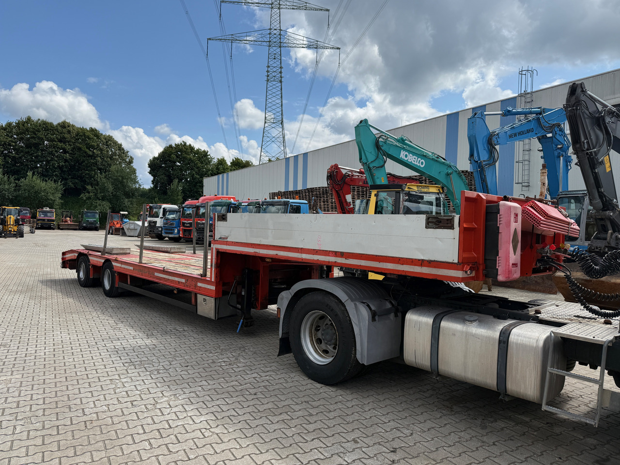 Schwarzmüller F-Serie Tieflader Nachlaufgelenkt ZS TOP - Félpótkocsi mélybölcsős: 3 kép. Schwarzmüller F-Serie Tieflader Nachlaufgelenkt ZS TOP - Félpótkocsi mélybölcsős: 3 kép.