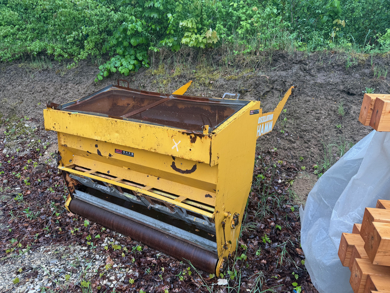 Splitstreuer 160 cm Straßmayr BS-WA 1700 Hamm DV8 - Homok-/ Sószóró: 3 kép. Splitstreuer 160 cm Straßmayr BS-WA 1700 Hamm DV8 - Homok-/ Sószóró: 3 kép.