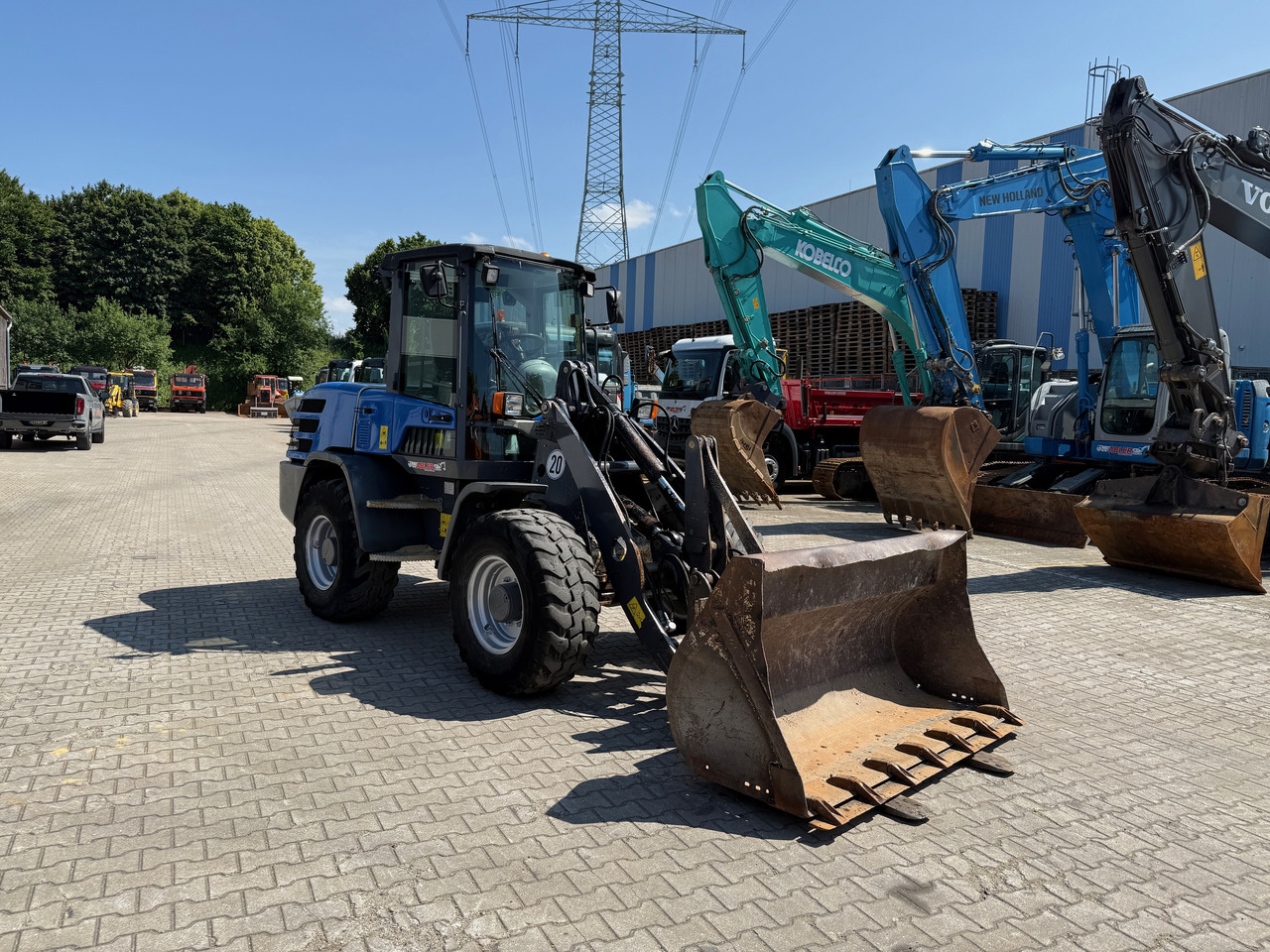 Terex TL100 Radlader Gabel+Schaufel SW - Gumikerekes homlokrakodó: 3 kép. Terex TL100 Radlader Gabel+Schaufel SW - Gumikerekes homlokrakodó: 3 kép.