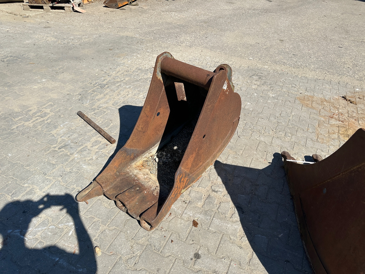 Tieflöffel 30cm Mantovanibenne - Kotró kanál - Építőipari gépek: 3 kép. Tieflöffel 30cm Mantovanibenne - Kotró kanál - Építőipari gépek: 3 kép.