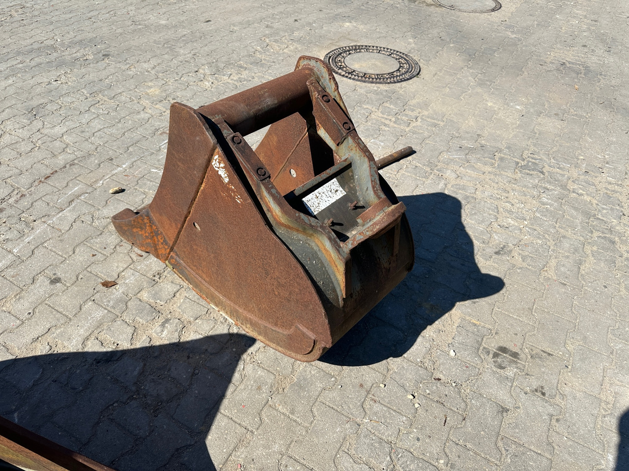 Tieflöffel 30cm Mantovanibenne - Kotró kanál - Építőipari gépek: 4 kép. Tieflöffel 30cm Mantovanibenne - Kotró kanál - Építőipari gépek: 4 kép.