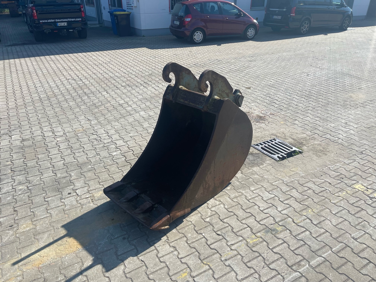 Tieflöffel 75 cm - Kotró kanál - Építőipari gépek: 2 kép. Tieflöffel 75 cm - Kotró kanál - Építőipari gépek: 2 kép.