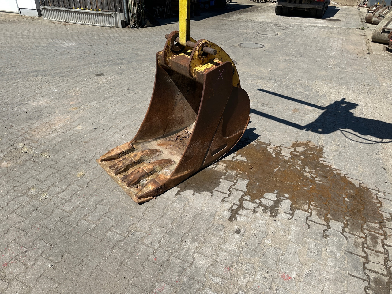 Tieflöffel 80 cm CAT - Kotró kanál: 2 kép. Tieflöffel 80 cm CAT - Kotró kanál: 2 kép.