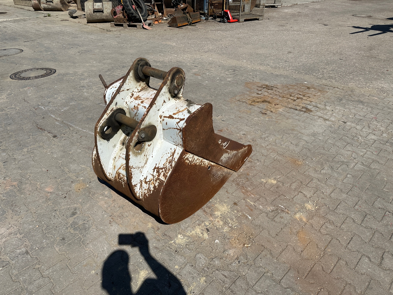 Tieflöffel 80cm O & K - Kotró kanál - Építőipari gépek: 3 kép. Tieflöffel 80cm O & K - Kotró kanál - Építőipari gépek: 3 kép.