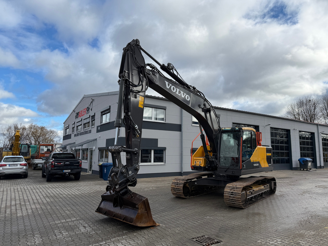 Volvo EC220 EL Kettenbagger Klima 180 Grad LED TOP! - Lánctalpas kotró: 2 kép. Volvo EC220 EL Kettenbagger Klima 180 Grad LED TOP! - Lánctalpas kotró: 2 kép.
