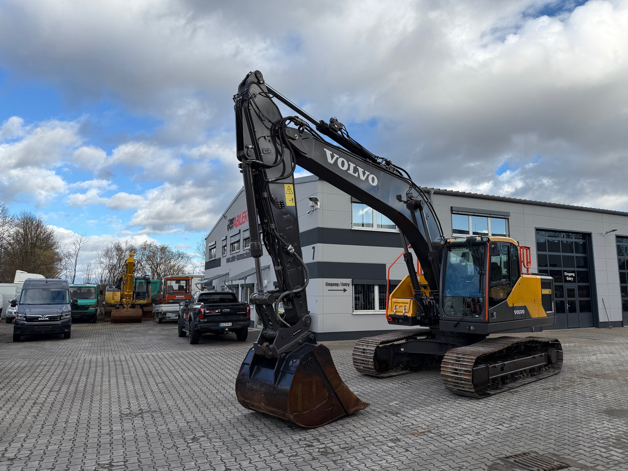 Volvo EC220 EN Kettenbagger OQ70/55 TOP! - Lánctalpas kotró: 2 kép. Volvo EC220 EN Kettenbagger OQ70/55 TOP! - Lánctalpas kotró: 2 kép.