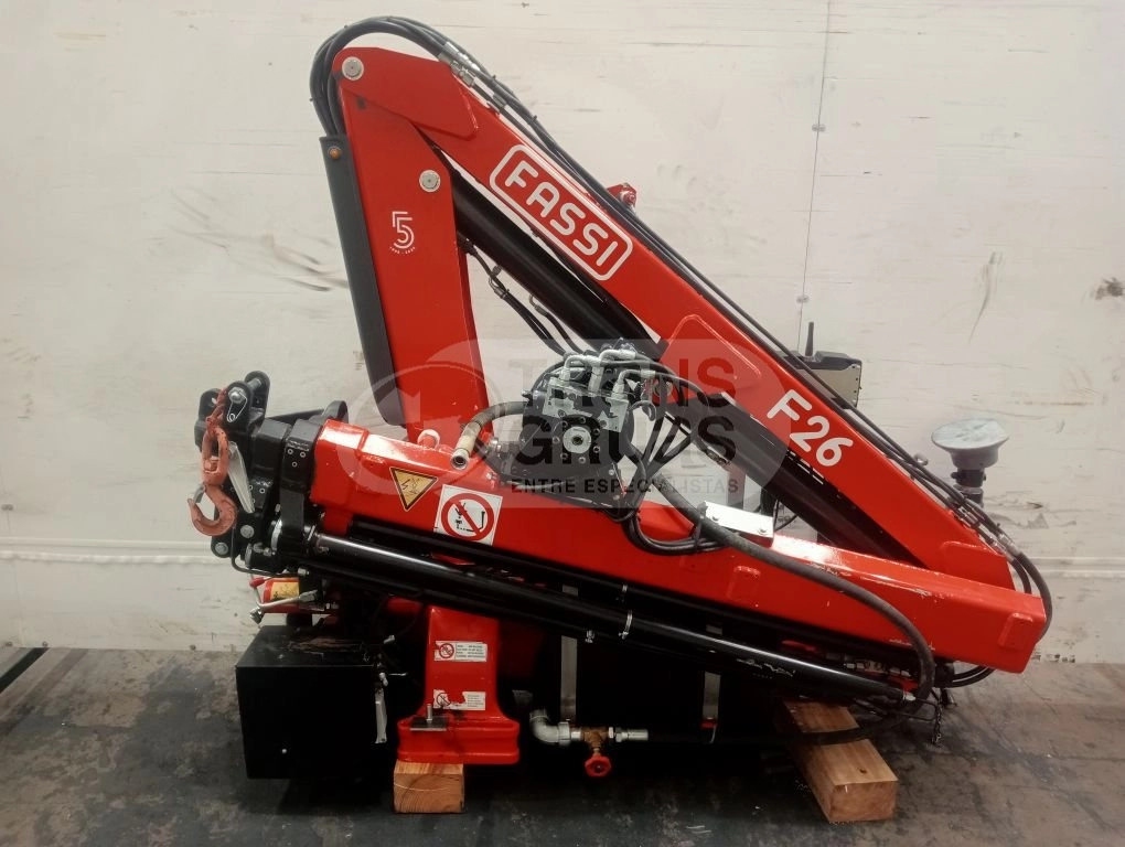 Grúa Fassi F26A.0.23 active - Rakodódaru - Teherautó: 5 kép. Grúa Fassi F26A.0.23 active - Rakodódaru - Teherautó: 5 kép.