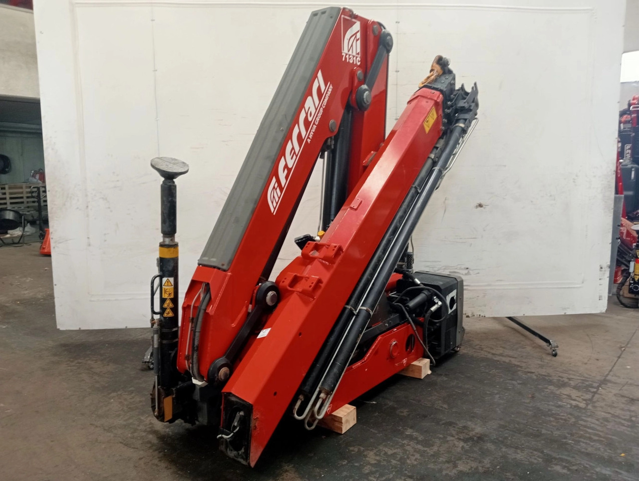 Grúa Ferrari F7131C A5 - Rakodódaru - Teherautó: 4 kép. Grúa Ferrari F7131C A5 - Rakodódaru - Teherautó: 4 kép.