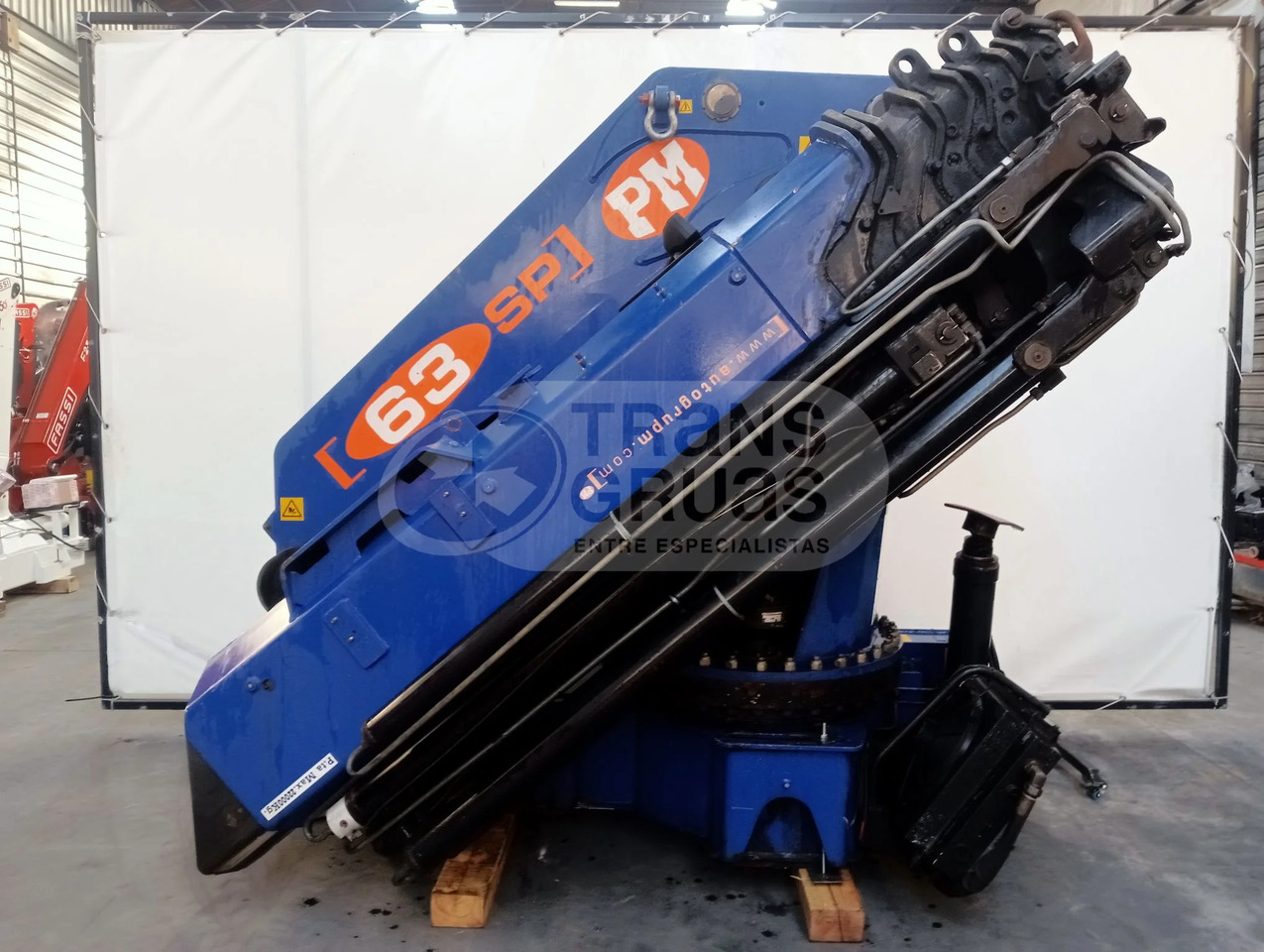 Grúa hidráulica PM 63 - Rakodódaru: 2 kép. Grúa hidráulica PM 63 - Rakodódaru: 2 kép.