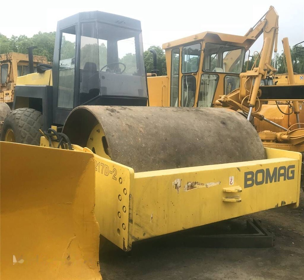BOMAG BW 217 D-2 - Talajtömörítő: 4 kép. BOMAG BW 217 D-2 - Talajtömörítő: 4 kép.