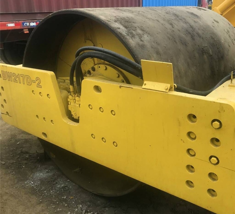 BOMAG BW 217 D-2 - Talajtömörítő: 5 kép. BOMAG BW 217 D-2 - Talajtömörítő: 5 kép.