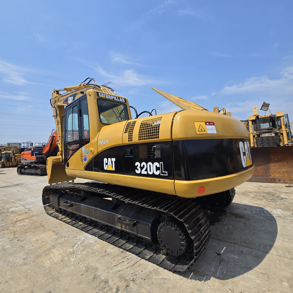 CATERPILLAR 320CL - Kotrógép: 5 kép. CATERPILLAR 320CL - Kotrógép: 5 kép.