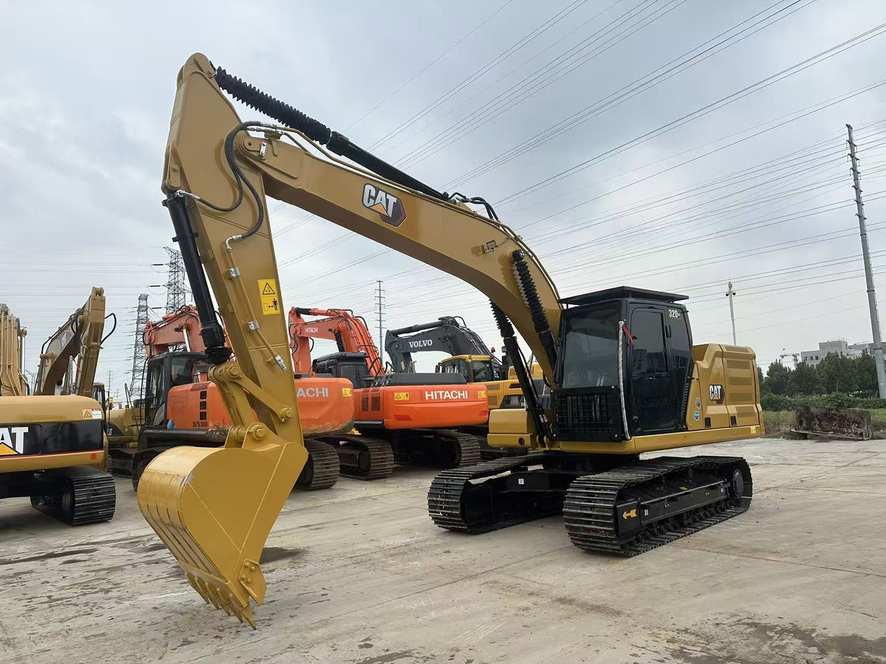 CATERPILLAR 320GC - Kotrógép: 4 kép. CATERPILLAR 320GC - Kotrógép: 4 kép.