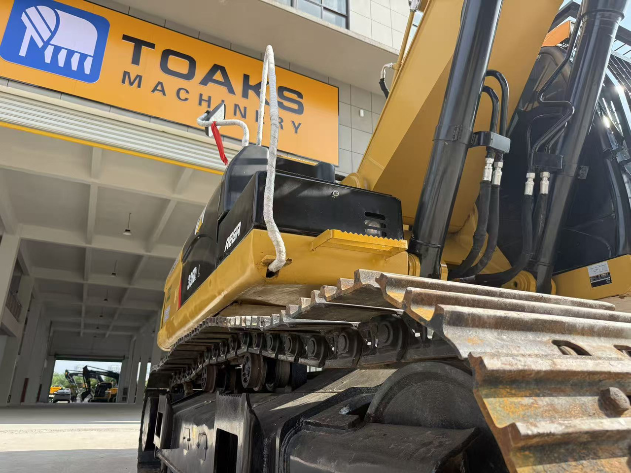 CATERPILLAR 336D2 - Kotrógép: 3 kép. CATERPILLAR 336D2 - Kotrógép: 3 kép.