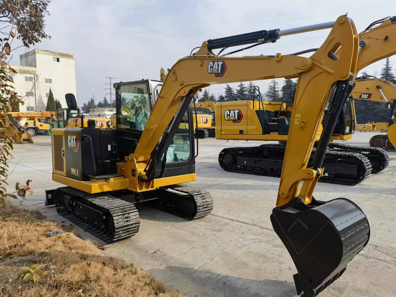 Caterpillar 305.5 - Lánctalpas kotró: 3 kép. Caterpillar 305.5 - Lánctalpas kotró: 3 kép.