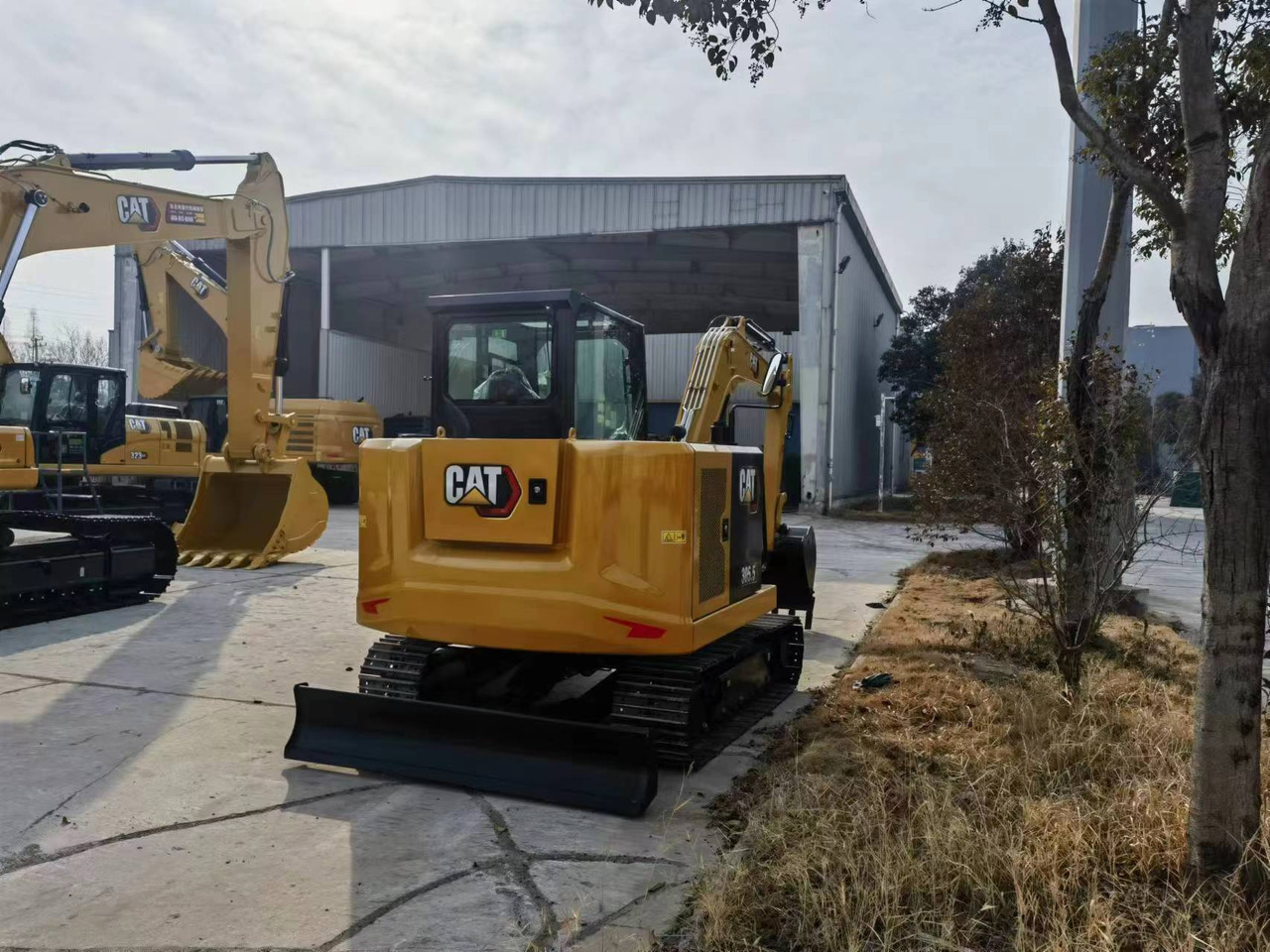 Caterpillar 305.5 - Lánctalpas kotró: 5 kép. Caterpillar 305.5 - Lánctalpas kotró: 5 kép.