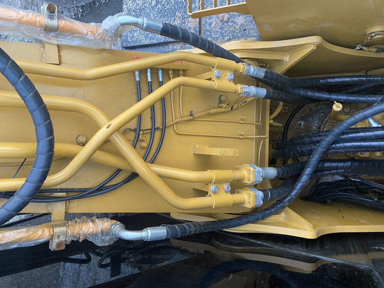 Lánctalpas kotró Caterpillar 315D2GC: 10 kép.